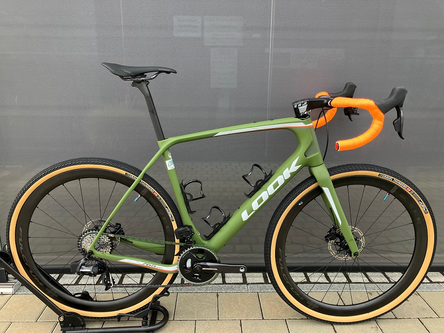 http://www.bikestore-baier.de/img/look_green_custom.jpg